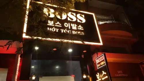 간판또한 눈에 잘뛰는 색조합으로 찾기가 쉽다