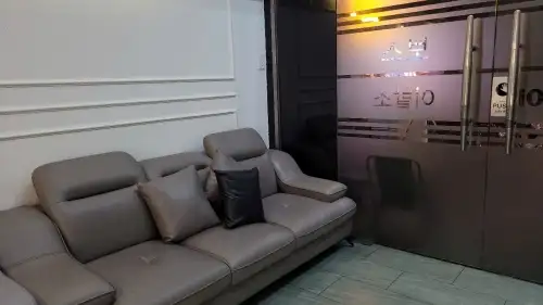 입장대기 또한 편안한 시간이 되실수 있도록 쇼파로 교체